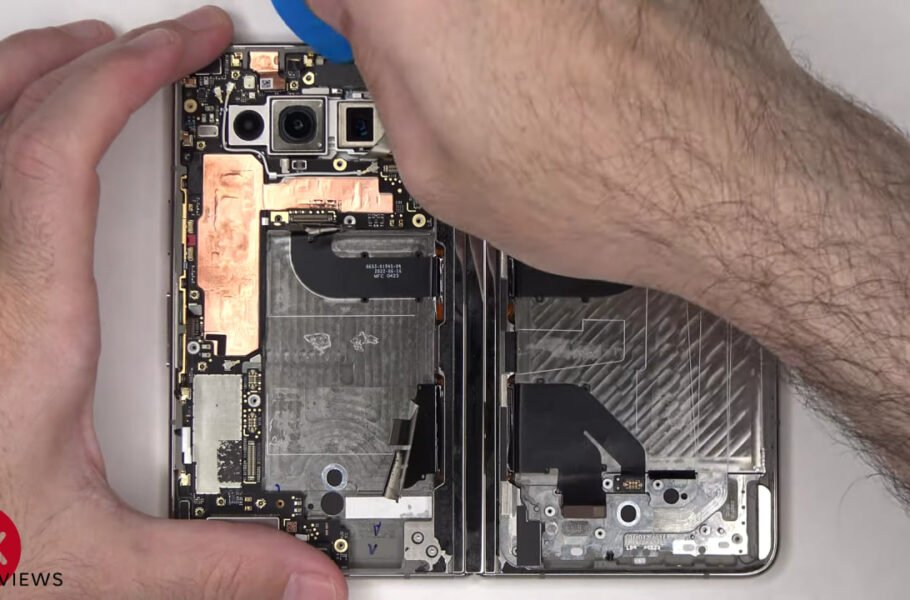 کالبدشکافی پیکسل فولد، گوشی تاشوی 1800 دلاری گوگل [تماشا کنید]