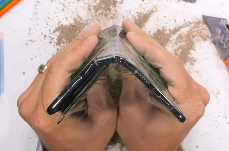 گوشی تاشو پیکسل فولد گوگل در تست مقاومت نابود شد [تماشا کنید]