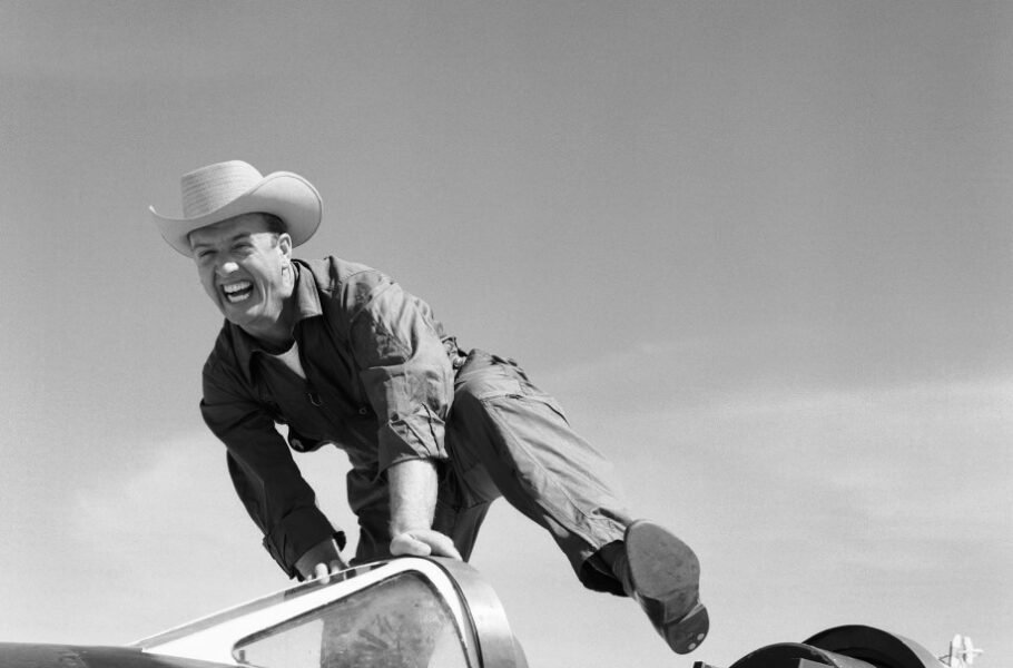 امروز در فضا: نورث آمریکن ایکس-۱۵ رکورد جهانی ارتفاع را ثبت کرد