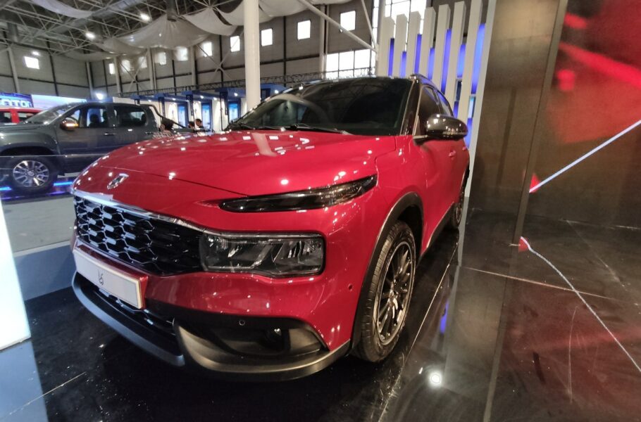 ایکو ری‌را در نمایشگاه خودرو مشهد رونمایی شد؛ گام‌های نهایی کراس‌اوور ایران خودرو