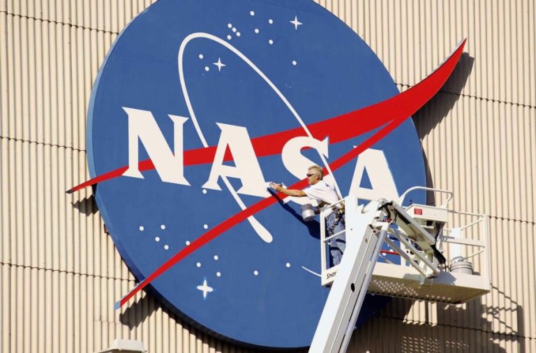 بازگشت فضانوردان به ماه برای آمریکایی‌ها اهمیت چندانی ندارد