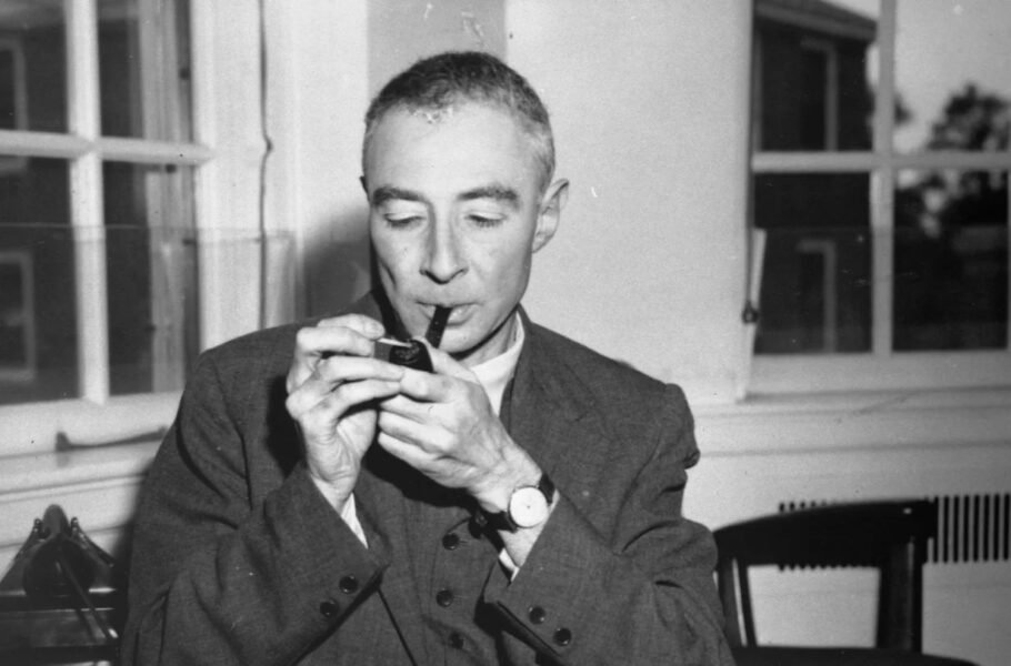 حماقت اوپنهایمر درباره سیاهچاله‌ها، قوانین بنیادی و علوم محض و کاربردی