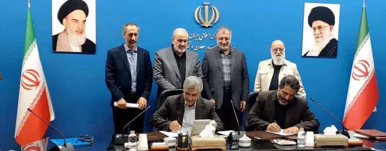 شهرداری تهران و شرکت مکو مپنا قرارداد احداث ایستگاه‌های شارژ خودروهای برقی امضا کردند