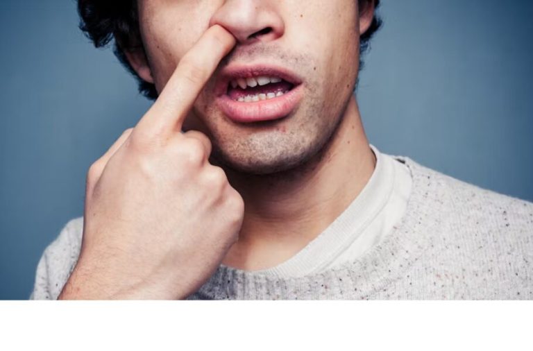 نتیجه تحقیق علمی در دوران پساکرونا: عادت زشت انگشت کردن در بینی احتمال ابتلا به کرونا را بالا میبرد!