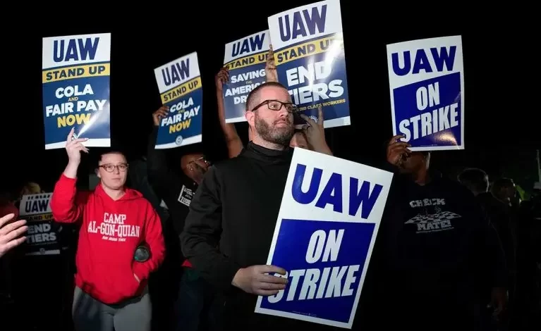 اعتصاب بی‌سابقه کارگران خودروسازی آمریکا علیه فورد، GM و استلانتیس