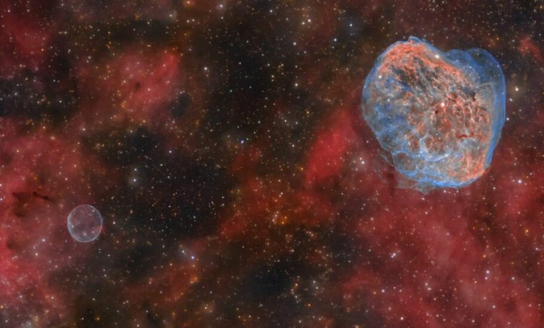 تصویر روز ناسا: سحابی‌های حباب و هلال در صورت فلکی دجاجه