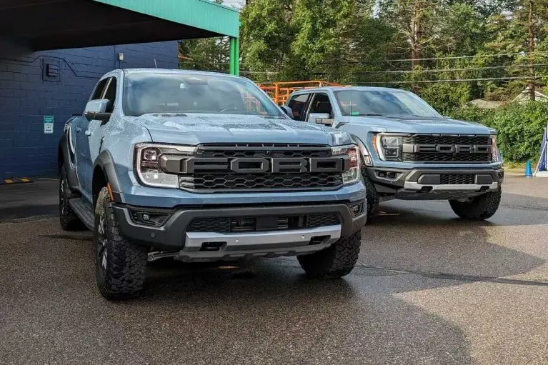 ملاقات فورد F150 رپتور با رنجر رپتور و نمایش شباهت خانوادگی