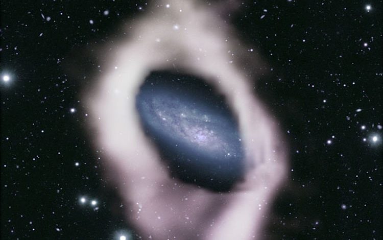 کهکشان NGC 4632: کهکشانی با یک حلقه قطبی پنهان