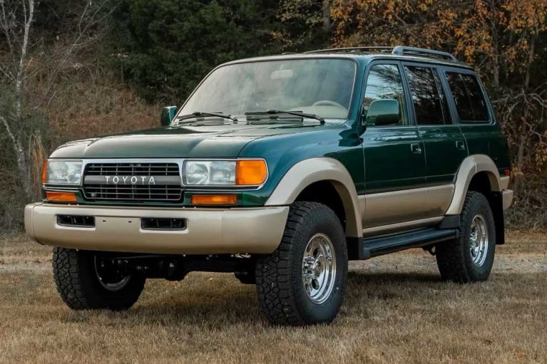 تویوتا لندکروزر سری ۸۰ با پیشرانه V8 جنرال موتورز و قیمت ۲۵۰ هزار دلار!