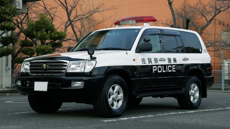 آشنایی با تویوتا لندکروزر J100 پلیس در کشور ژاپن