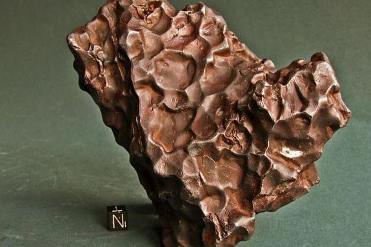 سقوط یک شهاب‌سنگ درخشان‌تر از خورشید در روسیه