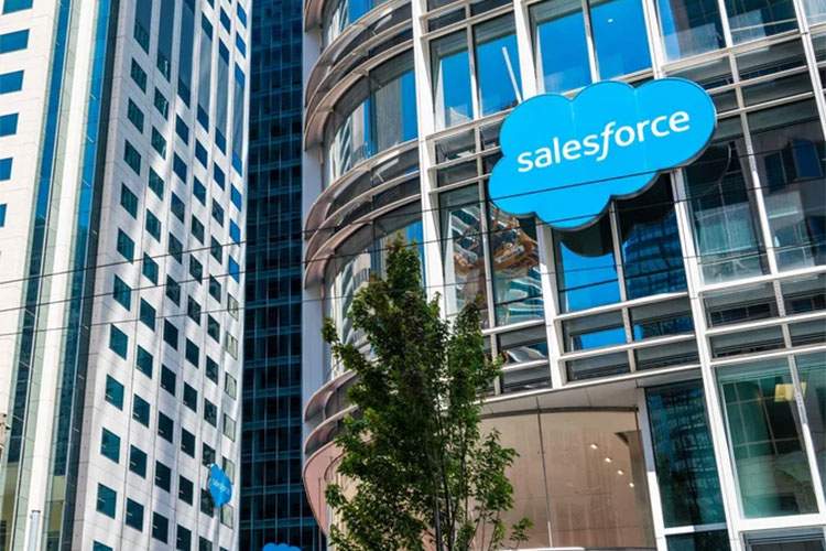 Salesforce: مدیران IT برای یکپارچه‌سازی هوش مصنوعی مولد تلاش می کنند