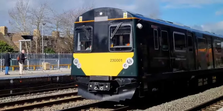 قطار برقی GWR رکورد حرکت با شارژ باتری ثبت کرد
