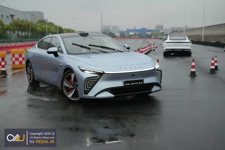 گزارش اختصاصی پدال از معرفی سدان برقی اکسید اکسلانتیکس ES در چین