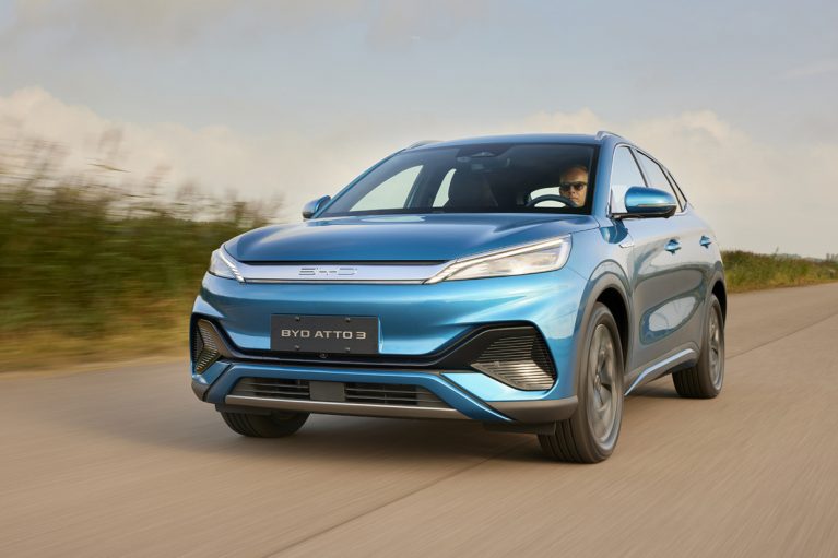 تعرفه خودروهای هیبریدی و برقی بدون تغییر ماند | خودروهای بنزینی در انتظار تصمیم نهایی