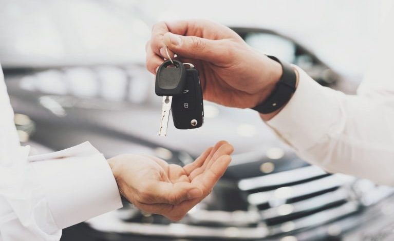 رازهای پنهان مالکیت خودرو در دبی؛ هر آنچه باید قبل از خرید خودروی نو یا دستدوم بدانید