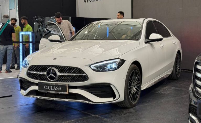 بازگشت ستاره نقرهای با ایرانخودرو؛ مرسدسبنز C200L و GLB200 در نمایشگاه خودرو شیراز معرفی شدند
