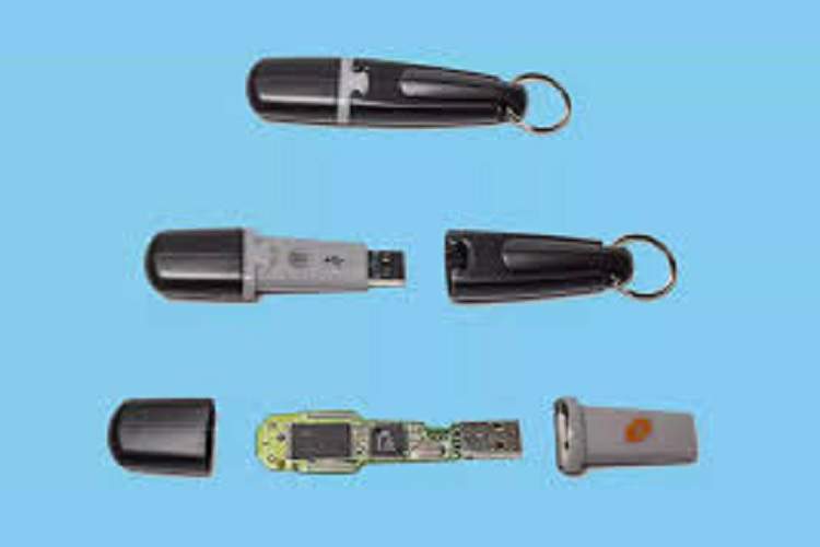 حجم ذخیره‌سازی اولین فلش مموری USB چقدر بود؟
