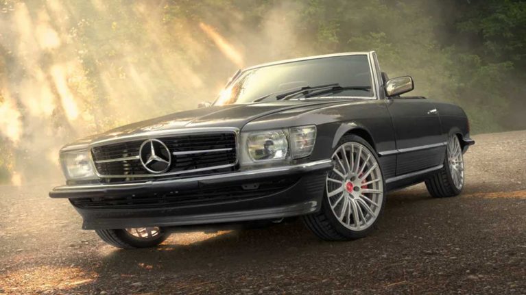 بازتولید مرسدس SL نسل R107 با پیشرانه V8 مدرن AMG