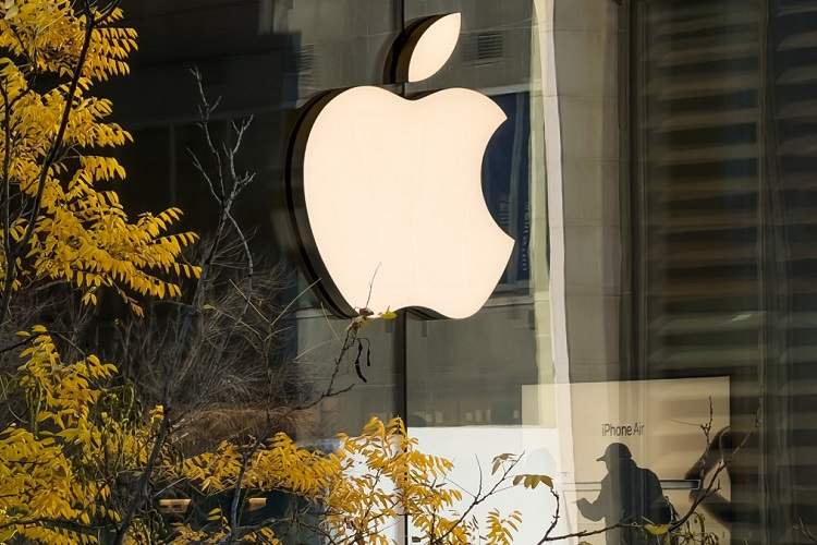 آیفون تاشو بدون خط تا؛ آینده گوشی‌های هوشمند؟