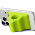 اکسسوری جدید آیفون: دستگیره مگ‌سیف اپل و هیکاوا برای دسترسی‌پذیری