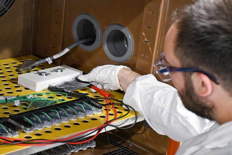 باتری یون سدیم از ضایعات چوب؛ انقلابی سبز در ذخیرهسازی انرژی