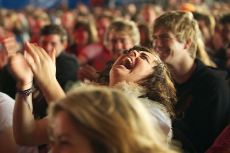 هشدار پزشکی: خنده غیرعادی نشانه چه بیماری‌های خطرناکی است؟