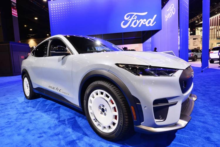 همکاری فورد و آمازون برای فروش آنلاین خودروهای کارکرده