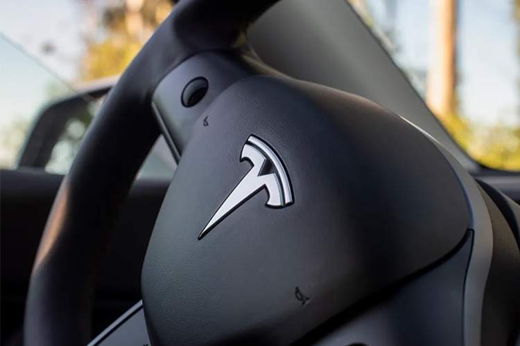 اتهام تبلیغات دروغ به تسلا