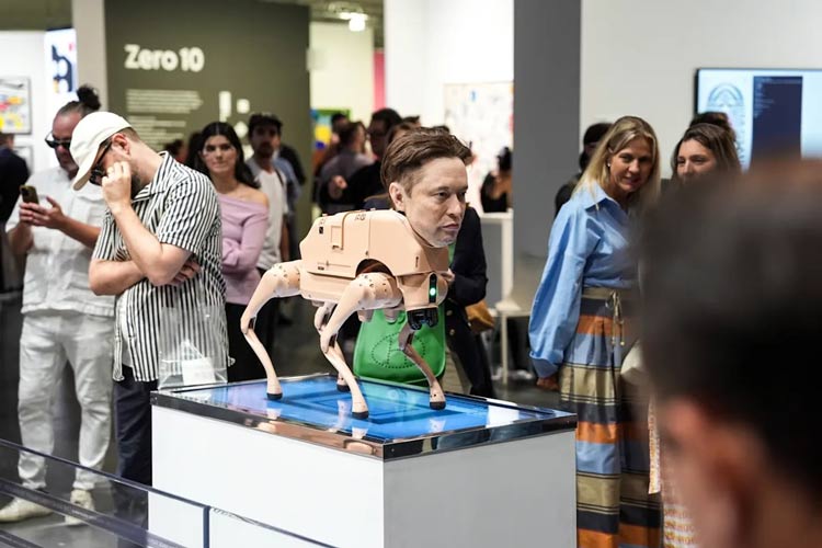 نمایش خلاقانه بیپل در Art Basel: رباتهایی با چهره مشاهیر