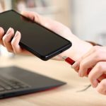 این پنج دستگاه را هرگز به پورت USB گوشی وصل نکنید