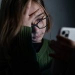 طرح هشدارهای سلامت روان در شبکههای اجتماعی نیویورک: گامی به سوی شفافیت بیشتر