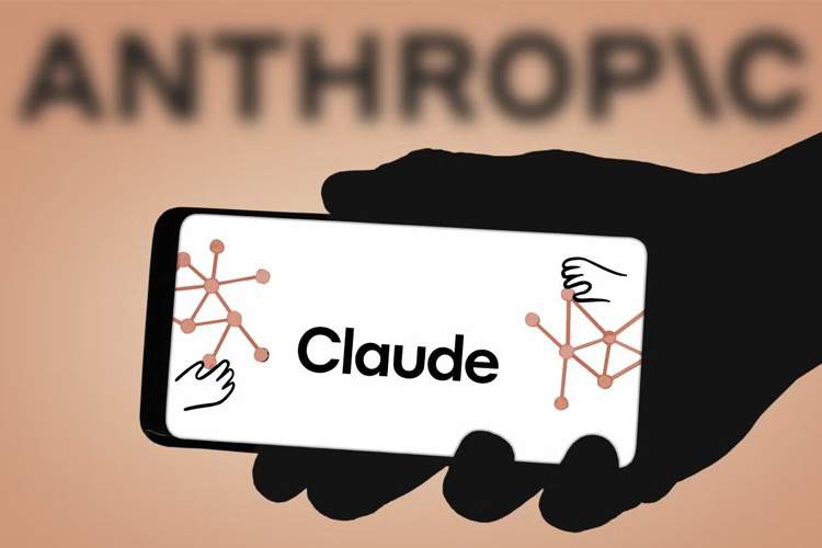 چین به سرقت از هوش مصنوعی «کلود» متهم شد!